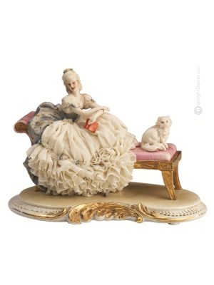 DAME AUF OTTOMANA Italienische Porzellan Figur Barock handbemalt hochwertig exklusiv elegant