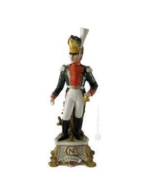 DRAGONER Edles Porzellan Figur handgemacht stilvoll Wohnkultur exklusiv hochwertig elegant