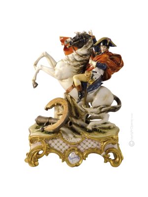 NAPOLEON 1114 Edles Porzellan Figur handbemalt Italienisches Design elegant exklusiv stilvoll