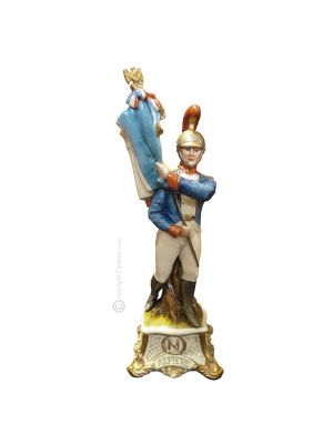 FÄHNRICH Edles Porzellan Figur handbemalt Wohnkultur elegant stilvoll exklusiv hochwertig