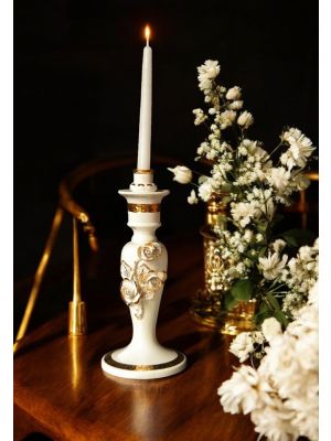 Kerzenständer aus edler Keramik, verziert mit Rosen und goldenen Details, handgefertigt.