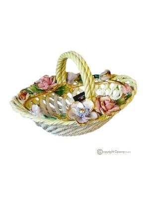 Tafelaufsatz, Korb aus feiner Keramik, verziert mit Blumen und goldenen Details, handgefertigt.