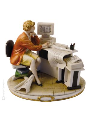 LANDVERMESSERIN 812B Italienische Porzellan Figur handbemalt hochwertig exklusiv stilvoll 