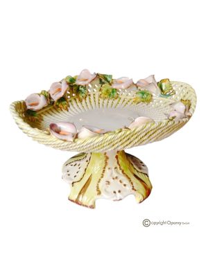 Tortenständer, Tafelaufsatz aus edler Keramik, verziert mit Blumen und goldenen Details, handgefertigt.