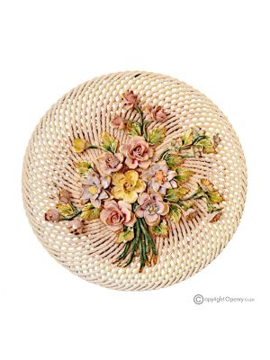 Hängende Dekoration aus edler Keramik, verziert mit Blumen und goldenen Details, handgefertigt.