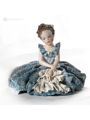 LADY Romantische Capodimonte-Porzellanfigur, elegante Details und pure Schönheit.