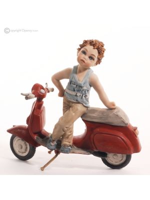 GEGE – Figur auf einer Wespe, Capodimonte-Porzellan, einzigartiger italienischer Stil.