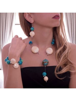 Ein Hauch venezianischer Raffinesse: Halskette, Armband und Ohrringe mit echten Muranoglasperlen.