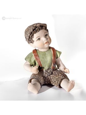 LARRY – Zarte Porzellanpuppe für echte Enthusiasten.