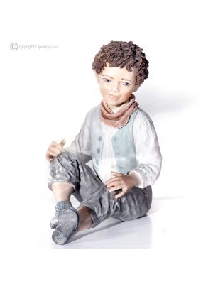 MATTEO - Capodimonte-Figur, Junge, ein Kunstwerk aus feinem Porzellan.