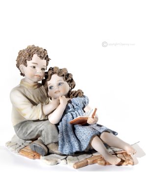 VON DER HAND – Capodimonte-Puppe, ein Kunstwerk für Elite-Sammler.