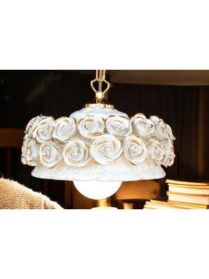 Pendelleuchte aus Keramik, verziert mit Rosen, Swarovski-Kristallen und Gold, handgefertigt.