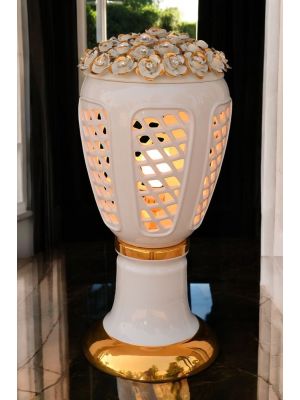 Stehlampe, Keramiklaterne, verziert mit Rosen, Swarovski-Kristallen und Gold.