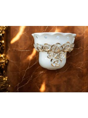 Wandlampe. hochwertige Keramik, verziert mit Rosen, Swarovski-Kristallen und goldenen Details.