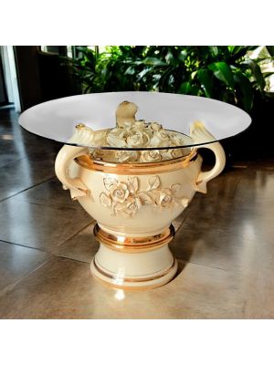Repräsentativer Keramiktisch mit Rosen, Kristallen und goldenen Details, handgefertigt.