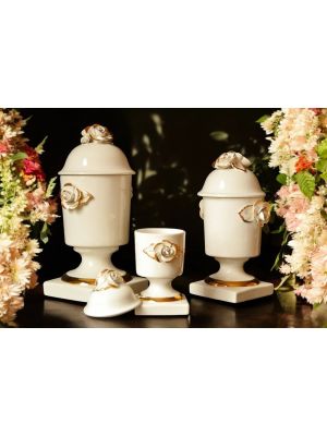 Set aus 3 kunstvollen Keramikgefäßen mit Rosen, Kristallen und Golddetails, handgefertigt.