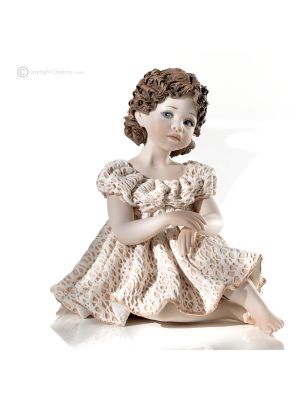 SABRINA - Capodimonte, einzigartige Figur aus raffiniertem und wertvollem Porzellan.