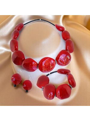 Handgefertigter Schmuck aus Muranoglas: Halskette, Armband und Ohrringe im exklusiven Set.