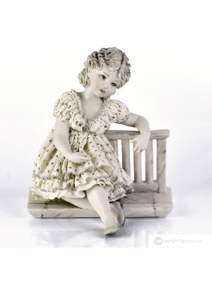 TESS – Handgefertigte Capodimonte-Statuetten, hochwertige Details.