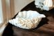 HÜLSE Exklusives Ornament aus Keramik im Barockstil mit Details aus 24 Karat Gold Made in Italy