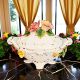 Künstlerische Keramikterrine im Barockstil, verziert mit Blumen und Golddetails, handgefertigt.