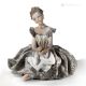 LADY Capodimonte-Statuette, Dame aus raffiniertem Porzellan, italienische Eleganz.